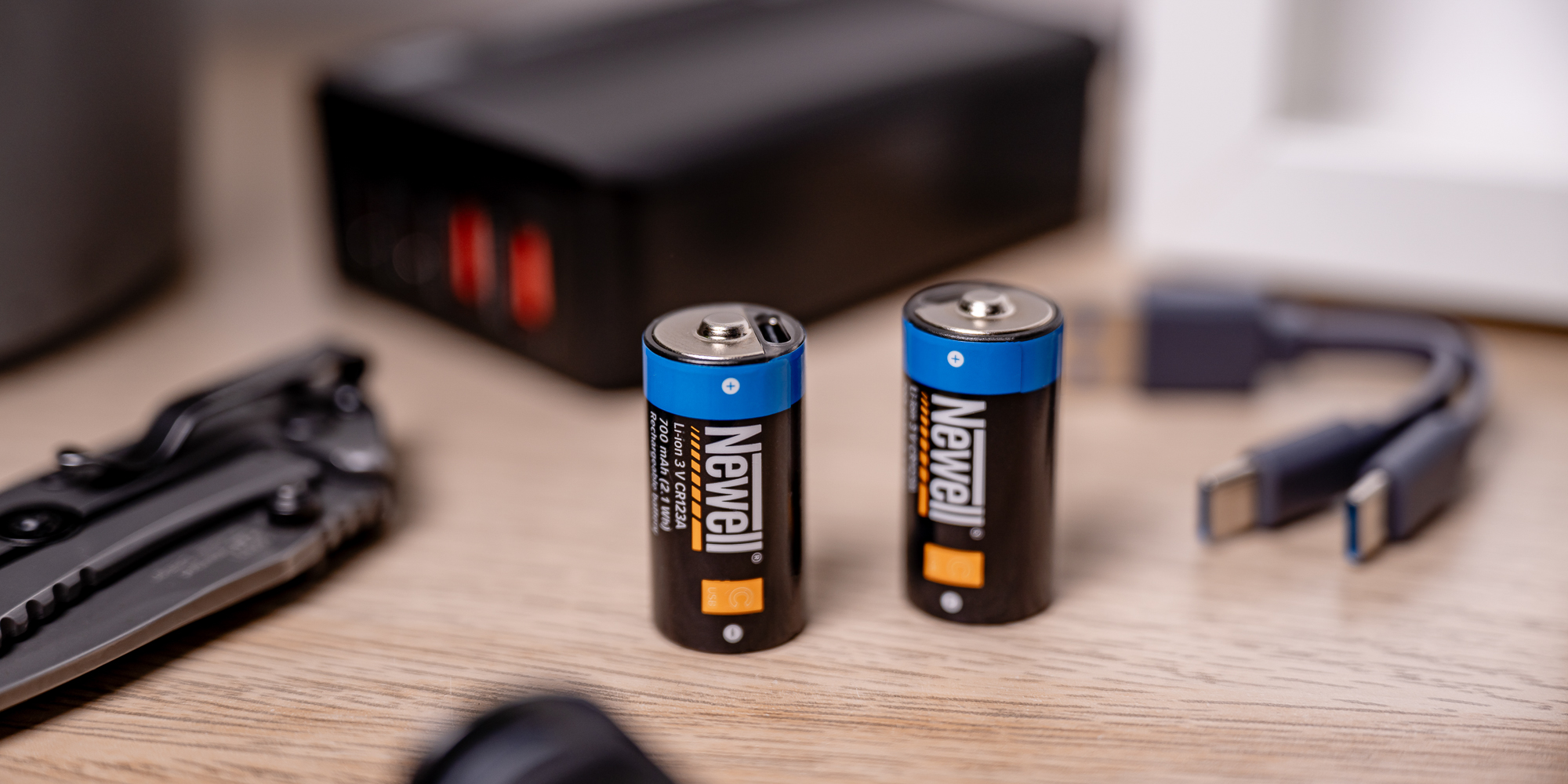 mdronpl-akumulator-newell-cr123a-usb-c-700-mah-2-szt-blister-02.jpg
