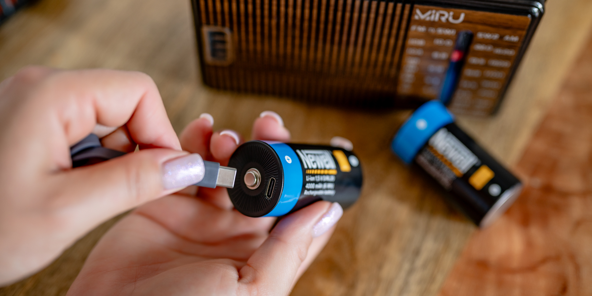 mdronpl-akumulator-newell-d-r20-usb-c-4000-mah-2-szt-blister-03.jpg