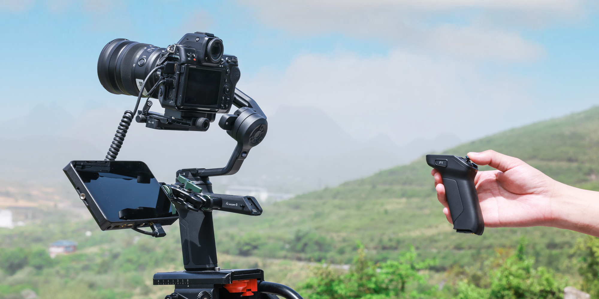 mdronpl-gimbal-reczny-feiyutech-scorp-3-kit-do-apartow-vdslr-i-kamer-14.jpg