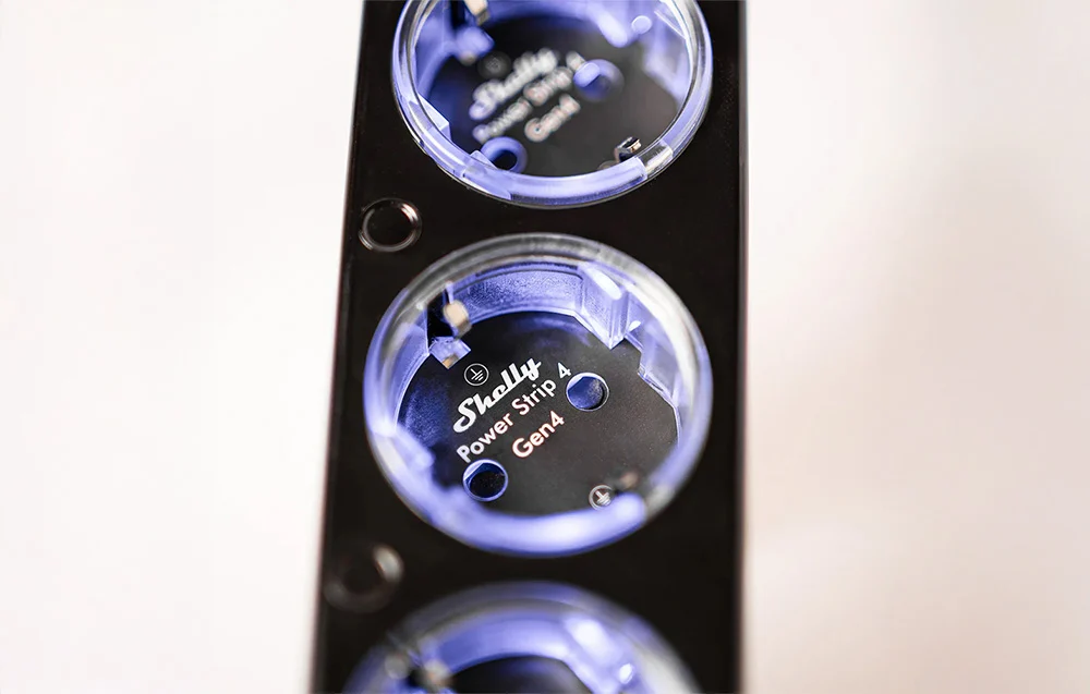 mdronpl-inteligentna-listwa-zasilajaca-12a-shelly-power-strip-4-gen4-zigbee-matter-czarny-02.jpg