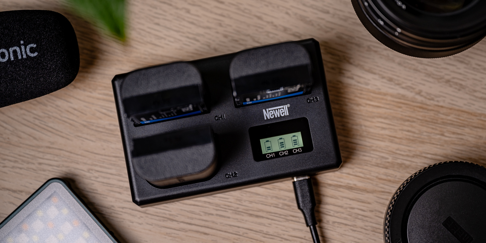 mdronpl-ladowarka-trojkanalowa-newell-tt-usb-c-do-akumulatorow-lp-e6-do-canon-06.jpg