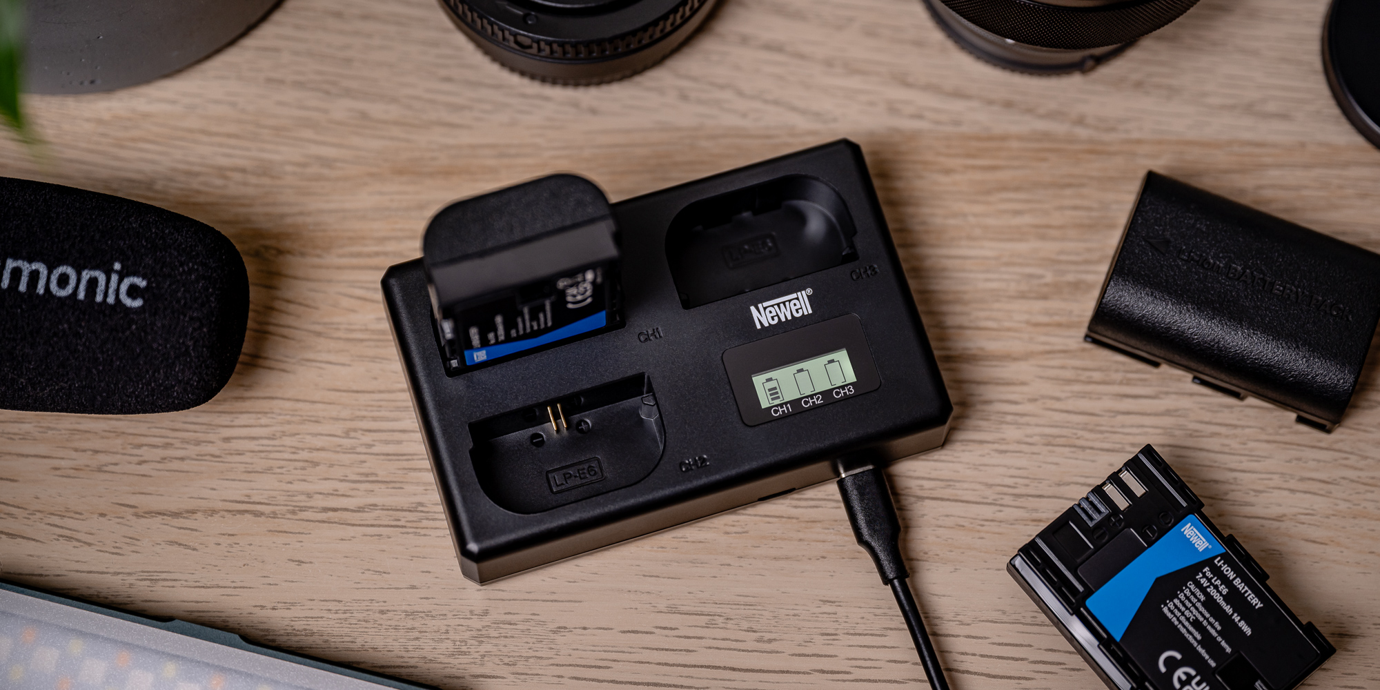 mdronpl-ladowarka-trojkanalowa-newell-tt-usb-c-do-akumulatorow-lp-e6-do-canon-08.jpg