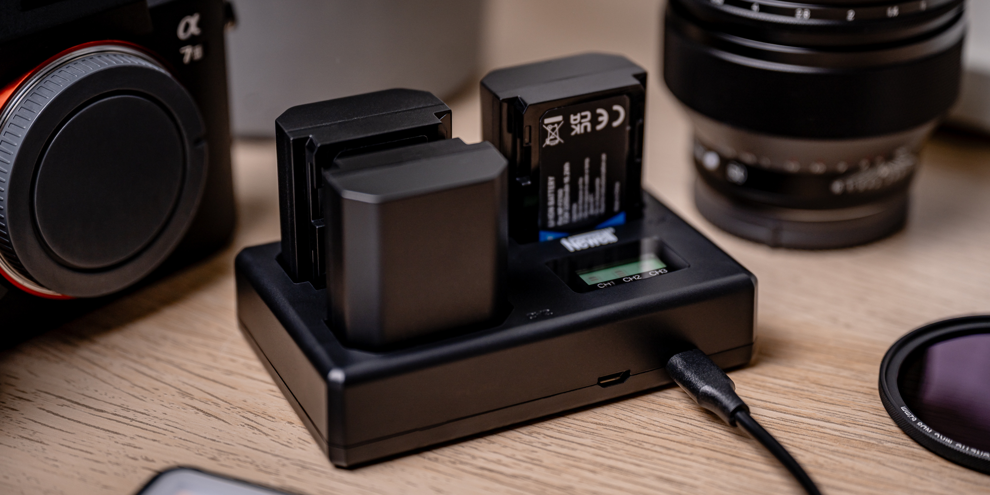 mdronpl-ladowarka-trojkanalowa-newell-tt-usb-c-do-akumulatorow-np-fz100-do-sony-06.jpg