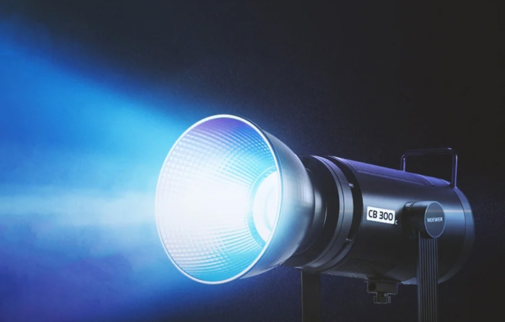 mdronpl-lampa-led-neewer-cb300c-rgb-02.jpg