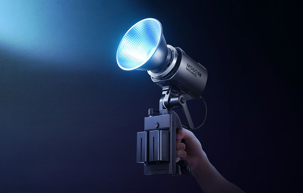 mdronpl-lampa-led-neewer-ms60c-rgb-02.jpg