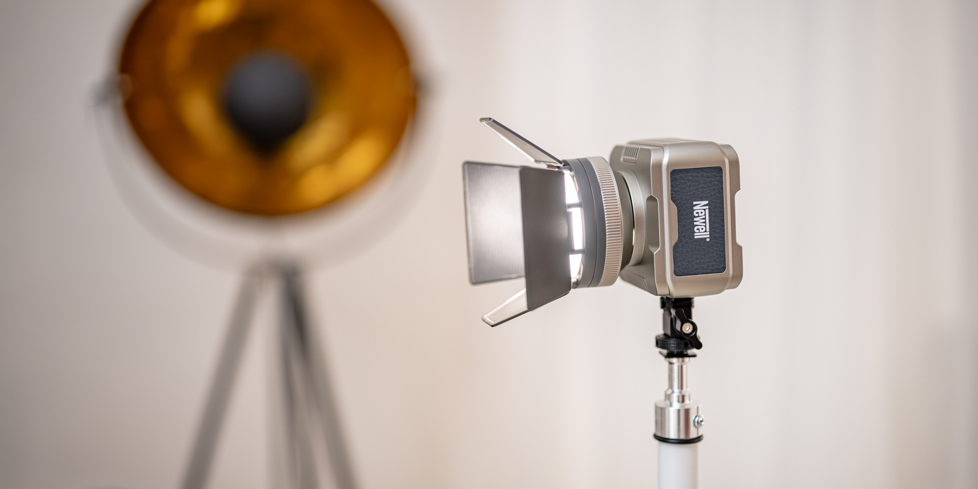 mdronpl-lampa-led-newell-zora-mini-40-rgb-09.jpg
