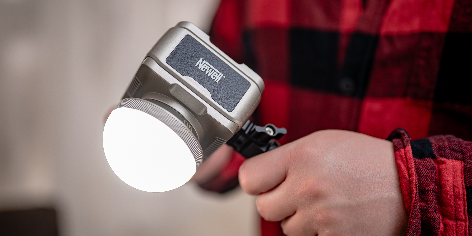 mdronpl-lampa-led-newell-zora-mini-40-rgb-10.jpg