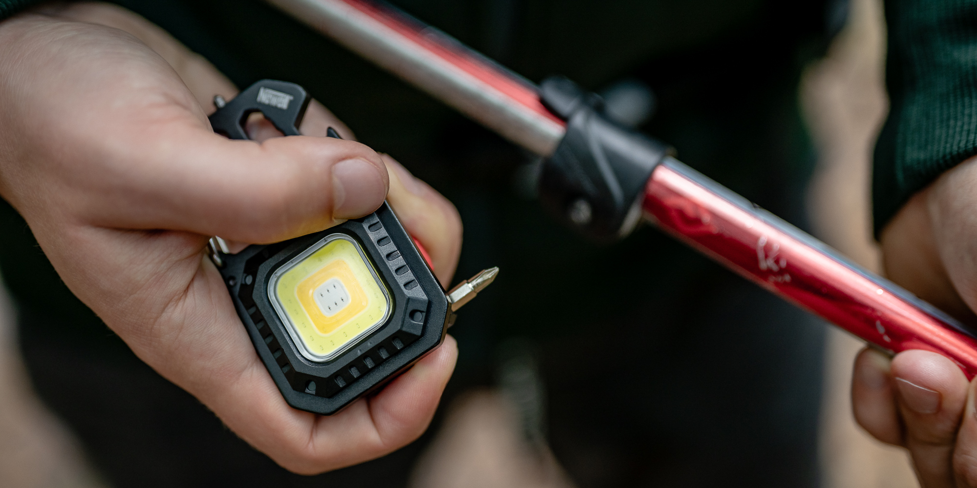 mdronpl-lampka-led-newell-lunar-multitool-statyw-09.jpg