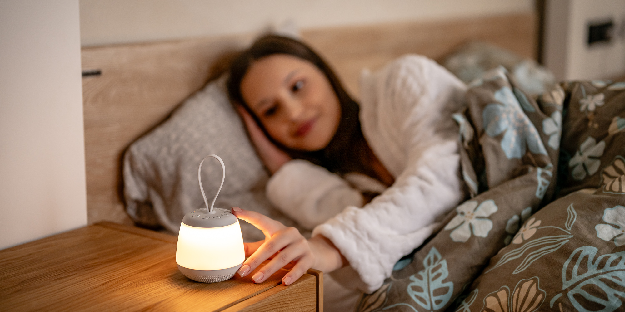 mdronpl-lampka-nocna-led-newell-selenedream-z-funkcja-bialego-szumu-10.jpg