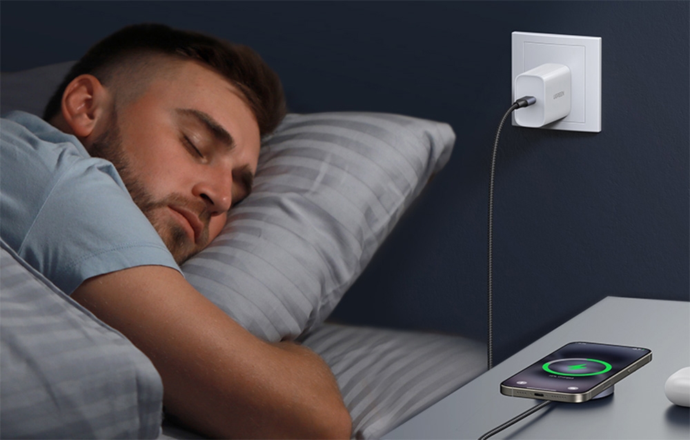 mdronpl-magnetyczna-ladowarka-bezprzewodowa-ugreen-w703-magsafe-w703-15w-1-5m-05.jpg