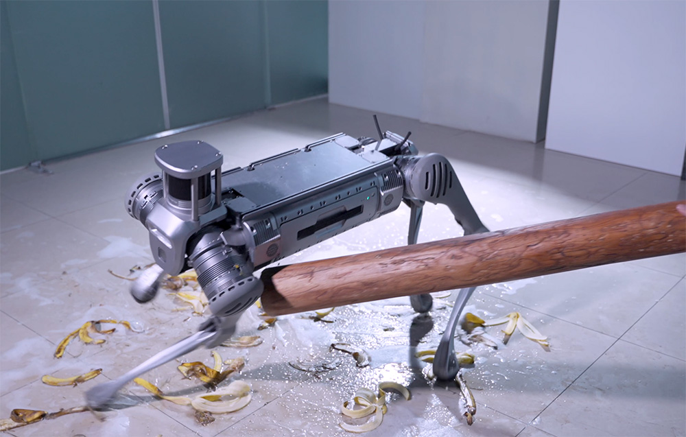 mdronpl-robot-czworonozny-unitree-b2-09.jpg