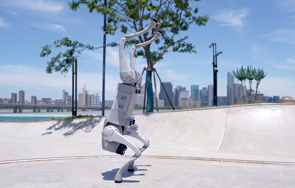 mdronpl-robot-czworonozny-unitree-go2-pro-07.jpg
