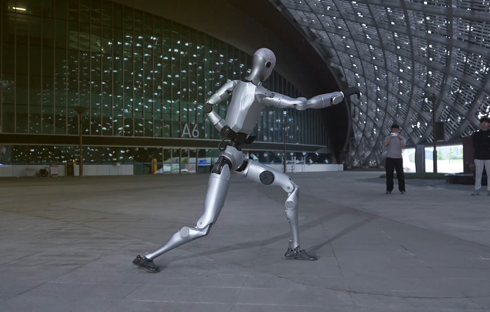 mdronpl-robot-humanoidalny-unitree-h2-edu-smart-07.jpg