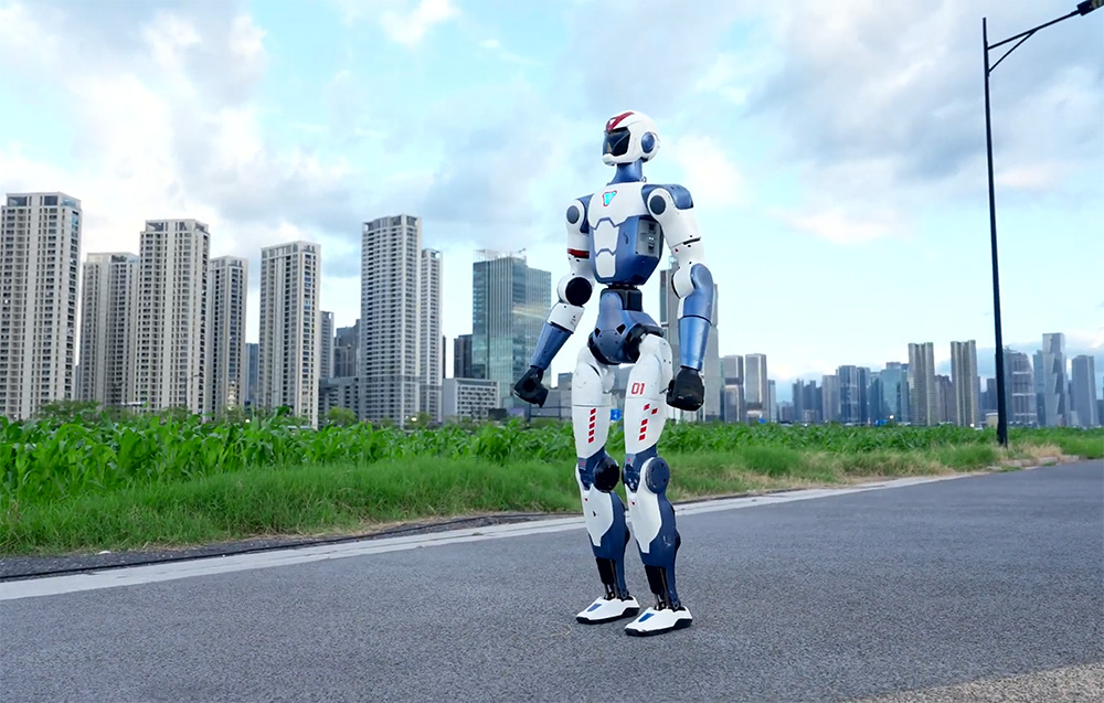 mdronpl-robot-humanoidalny-unitree-r1-edu-u6-rational-guardian-bialy-09.jpg