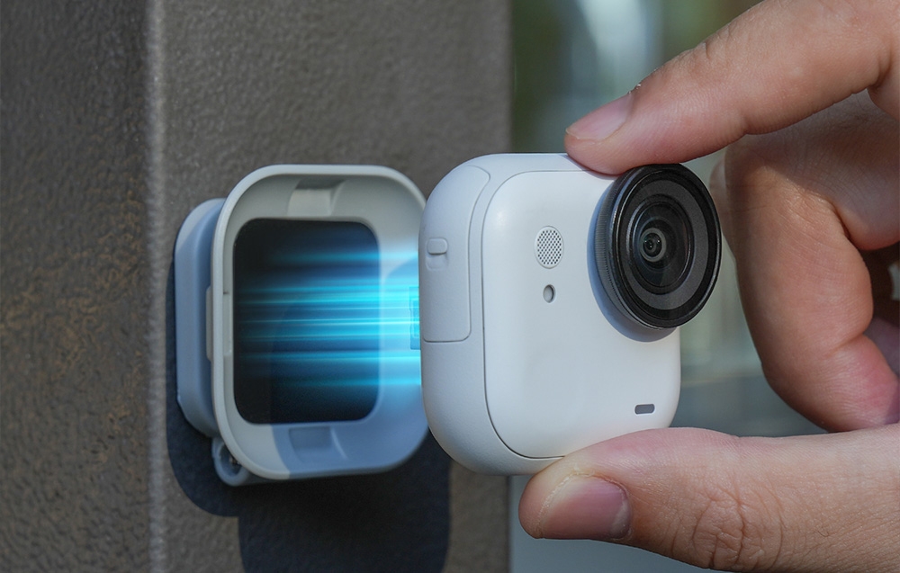 mdronpl-sunnylife-magnetyczny-uchwyt-pionowo-poziomy-do-insta360-go-ultra-04.jpg